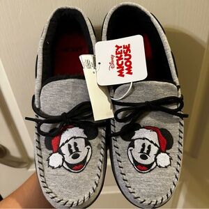 Men’s Mickey Mouse slippers size 9 10